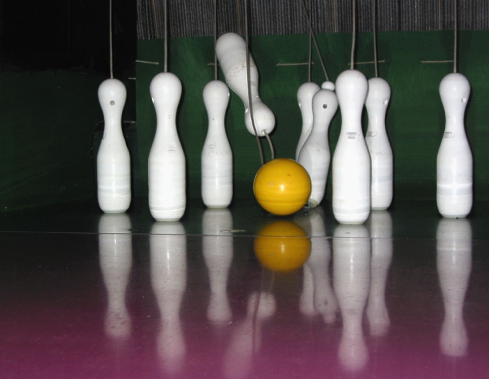 Nine-pin bowling - Wikipedia