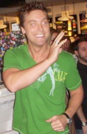 File:Lance Bass Outwrite (cropped).jpg