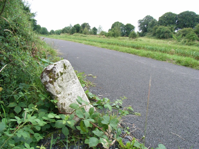 File:Milestone on the Royal Canal near Mullingar, Co. Westmeath - geograph.org.uk - 1406188.jpg