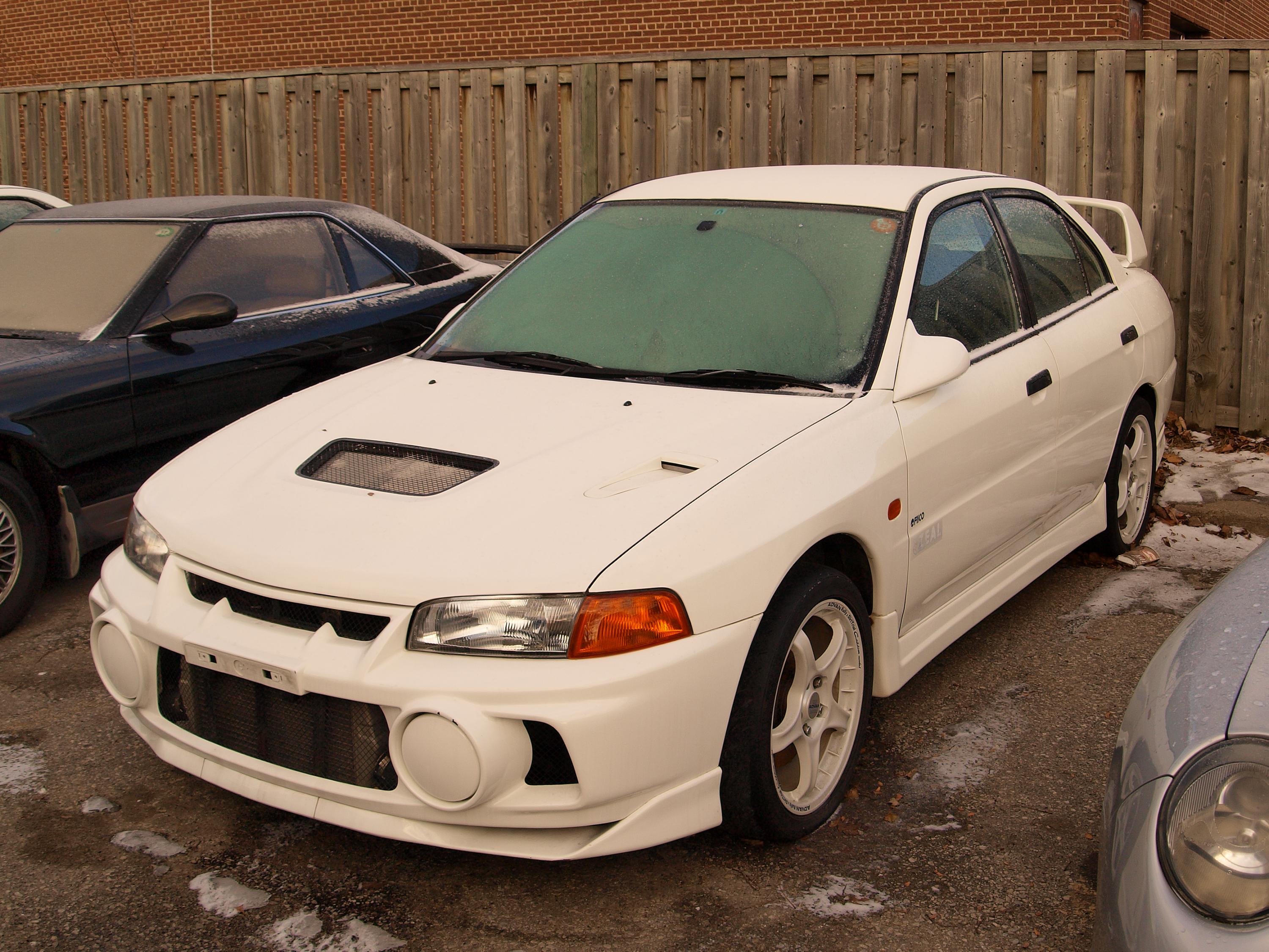 ファイル:Mitsubishi Lancer Evolution IV RS (6823268087).jpg