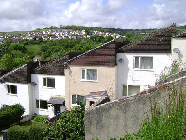 File:Monopitch-roof houses, Teignmouth - geograph.org.uk - 1318039.jpg