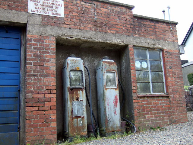 File:Old petrol pumps - geograph.org.uk - 462687.jpg