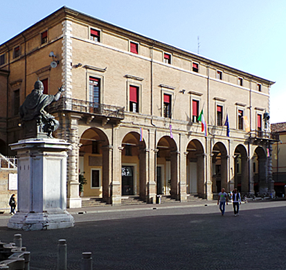 File:Palazzo garampi.jpg