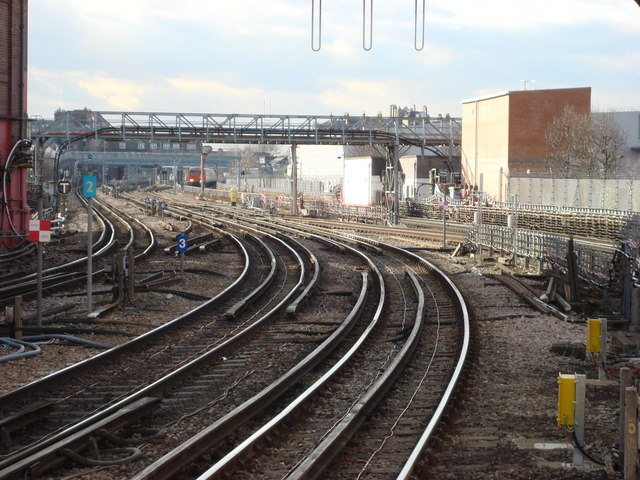 Railway line to the west of Finchley Road tube station - geograph.org.uk - 1162590
