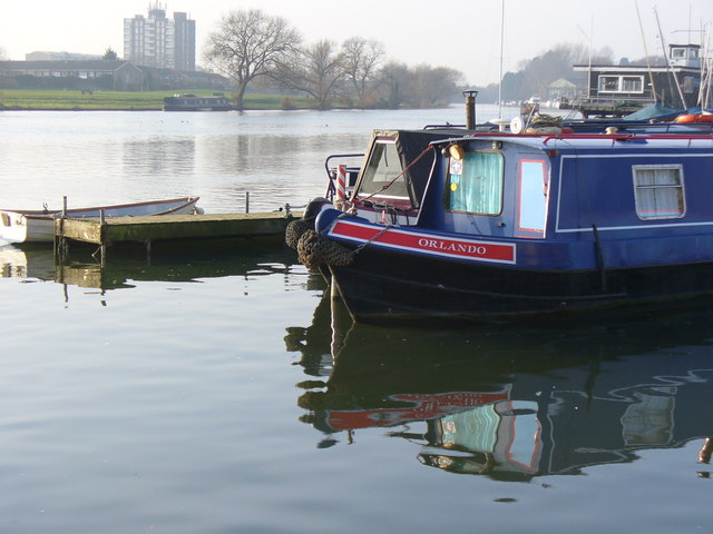 File:River Thames, Hampton - geograph.org.uk - 637518.jpg