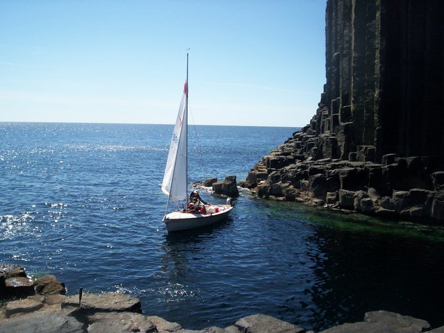 File:Sailing by - geograph.org.uk - 1343719.jpg