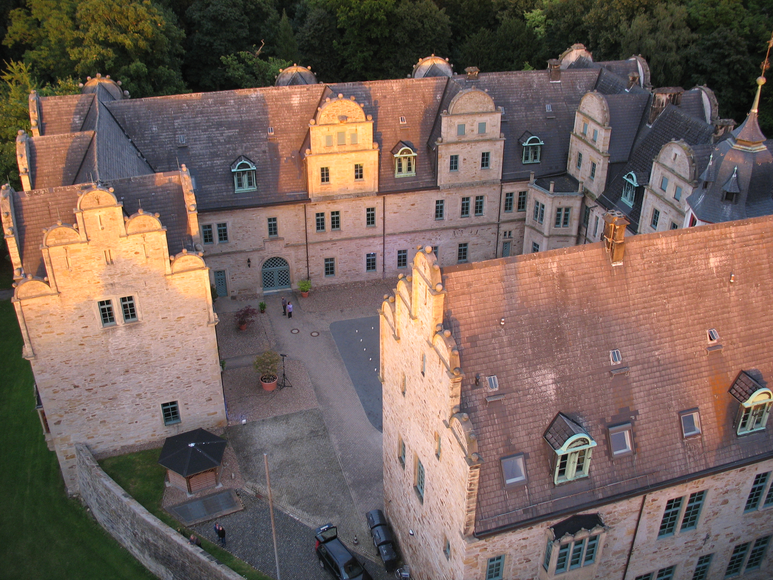 File:Schloss Stadthagen 2012 von oben.jpg - Wikimedia Commons