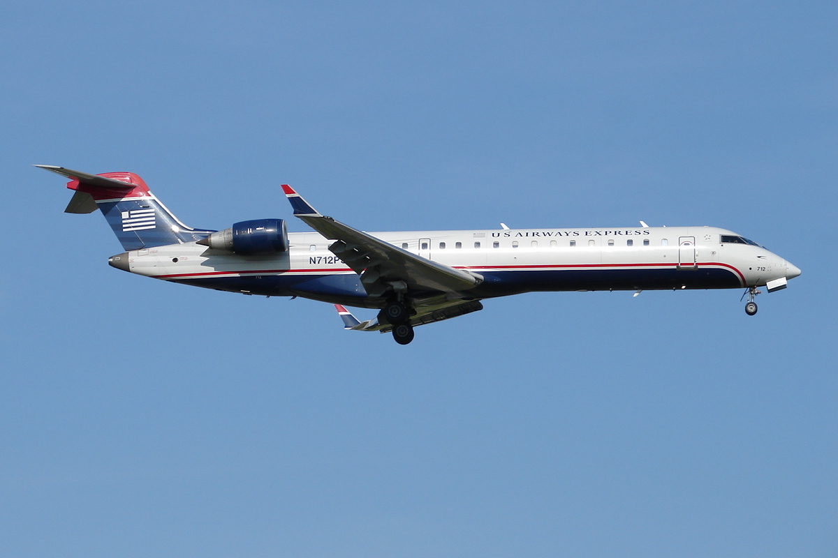 US AIRWAYS EXPRESS CRJ-700 (9109777345).jpg