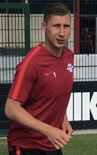 Willi Orban am Trainingszentrum RB Leipzig am Cottaweg (cropped)