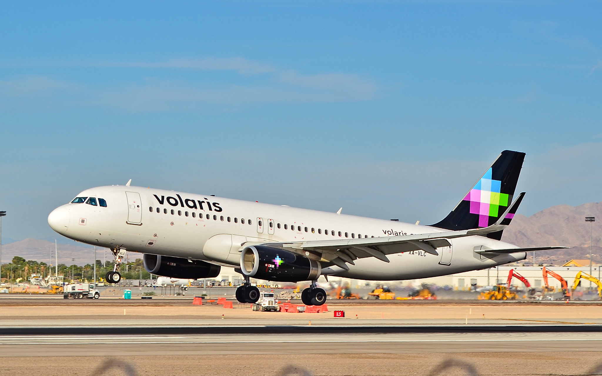 Воларис 53. Airbus a-320 233. Flight 19.