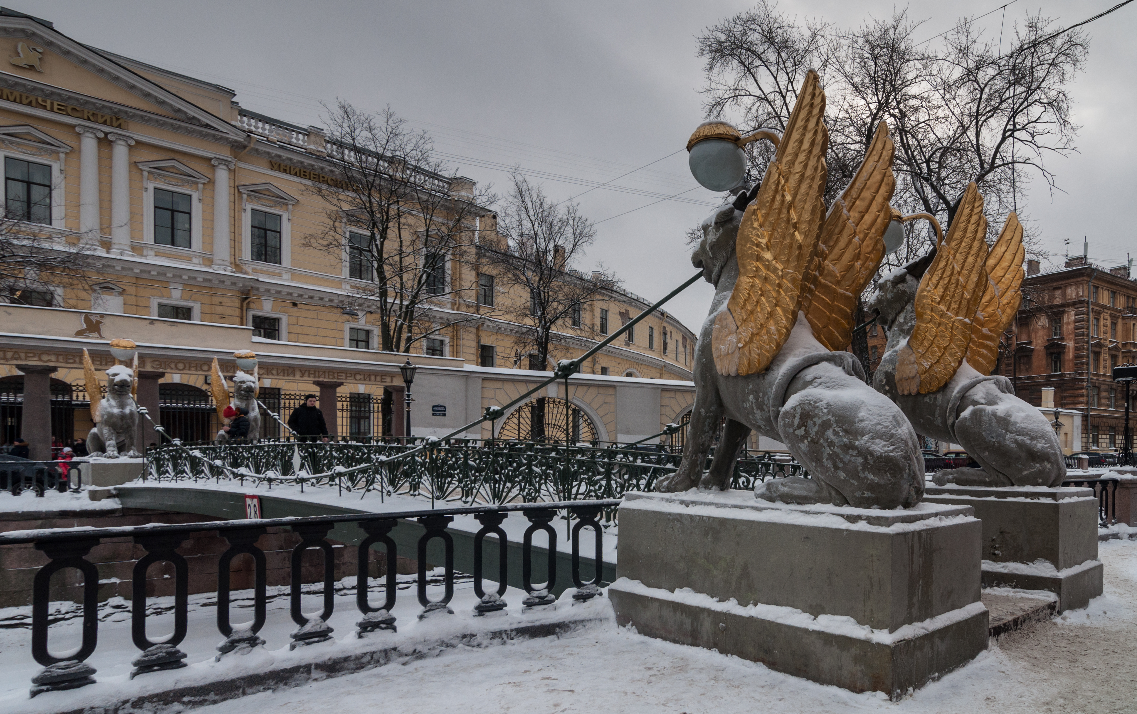 Банковский мост в санкт петербурге