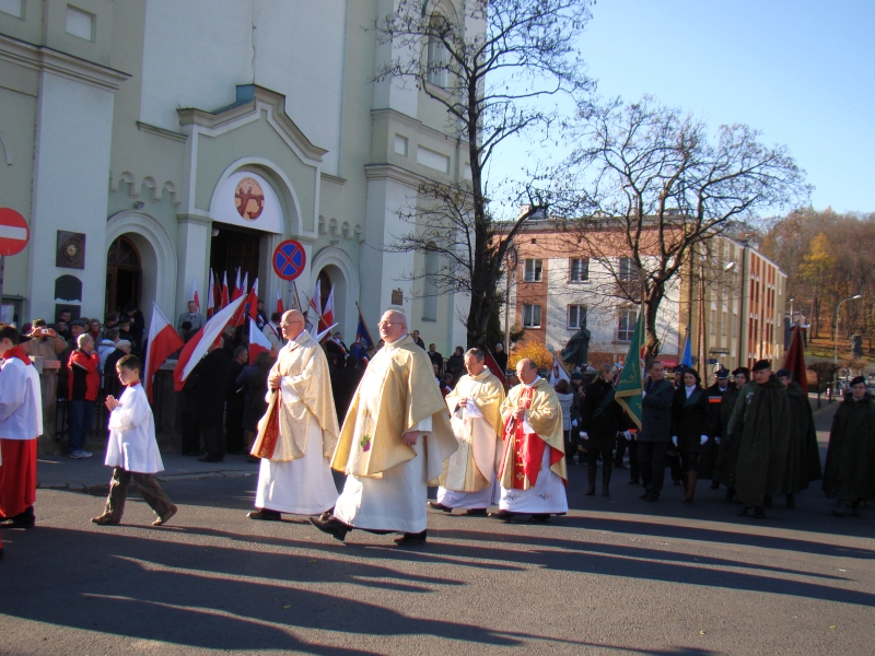 File:01361 Feierlichkeiten zum Unabhängigkeitstag in Sanok am 2011.jpg