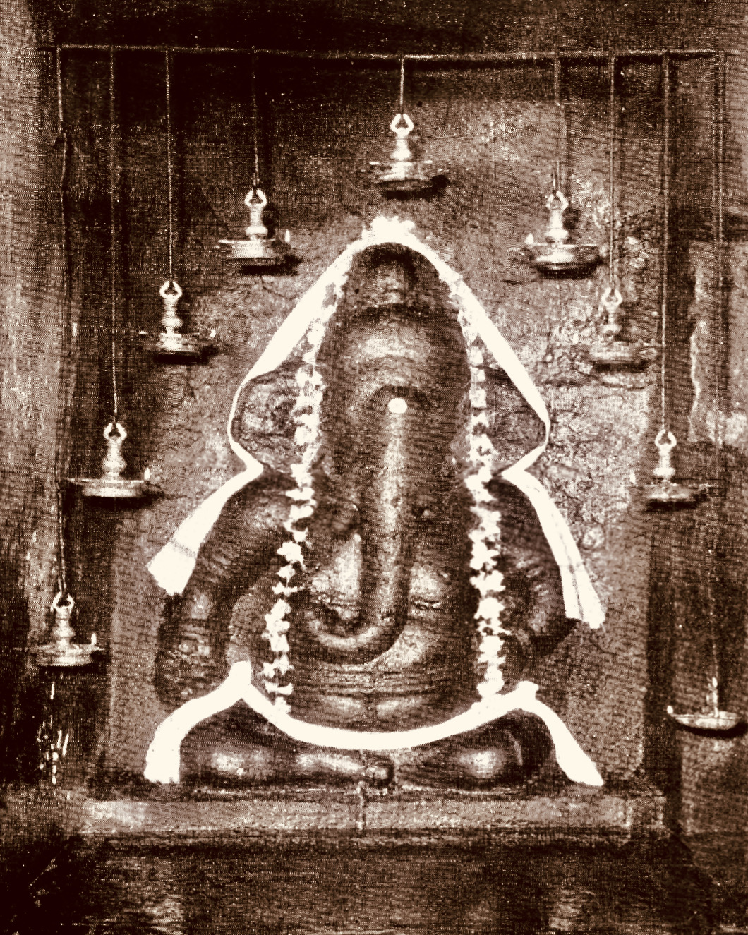 File:7th-century Karpaka Vinayakar temple, Pillayarpatti Pillayar ...