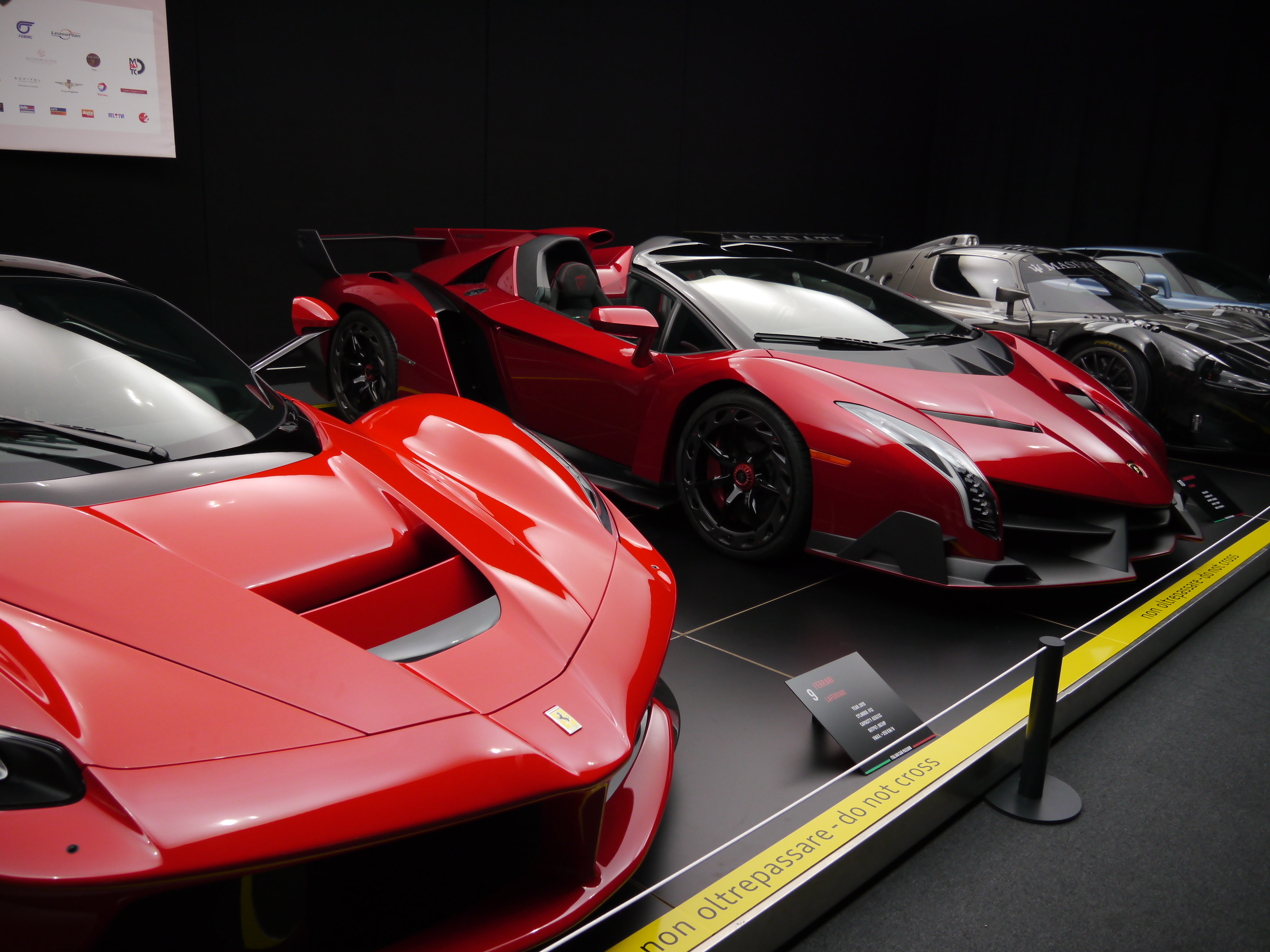 File:Autoworld Brüssel 148 - Italian Car Passion - Lamborghini Veneno   - Wikimedia Commons