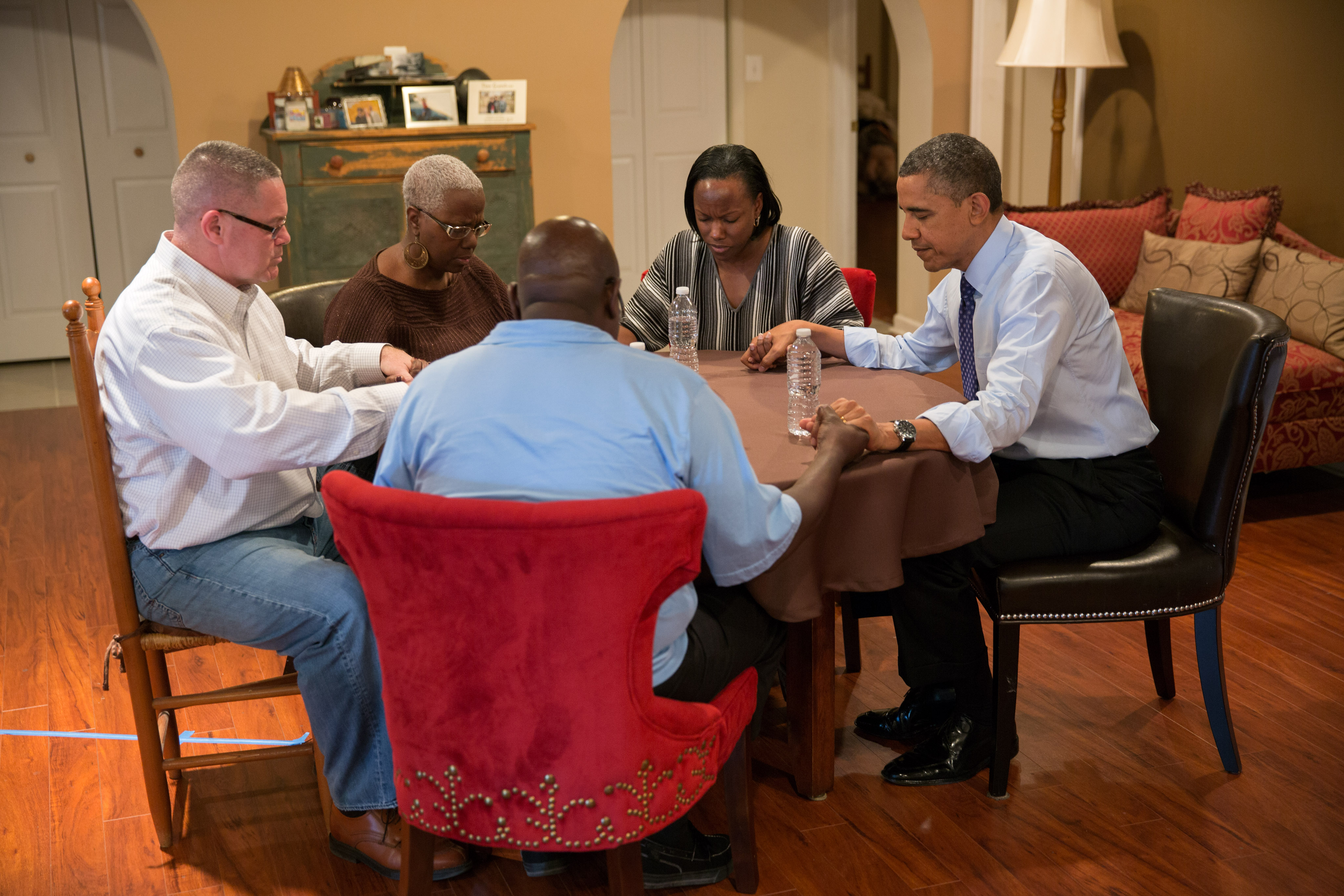 File:Barack Obama in Falls Church, Virginia.jpg - Wikimedia Commons4096 x 2731