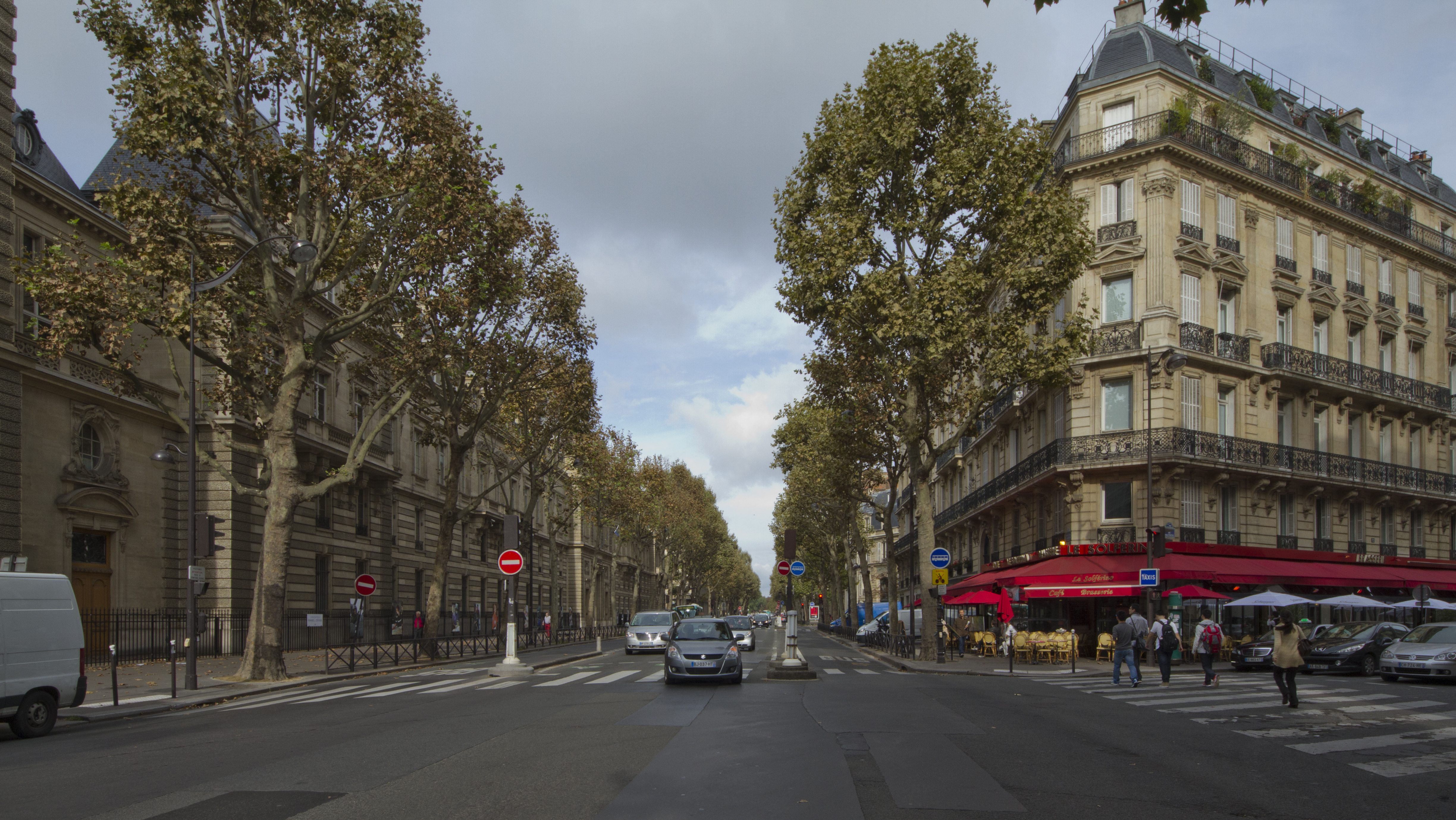 Святой бульвар. Бульвар сен Жермен. Boulevard Saint Germain Париж. Бульвар сен-Мишель в Париже. Улица сен Жермен в Париже.