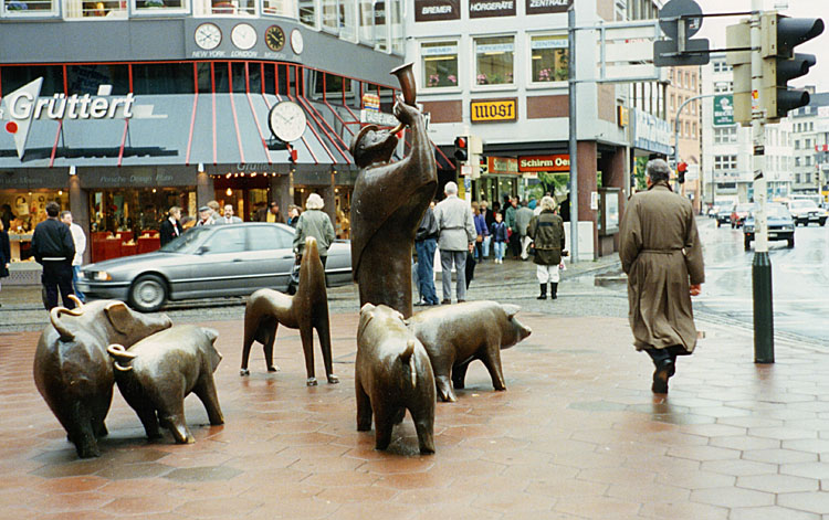 File:Bremen.pigs.750pix.jpg