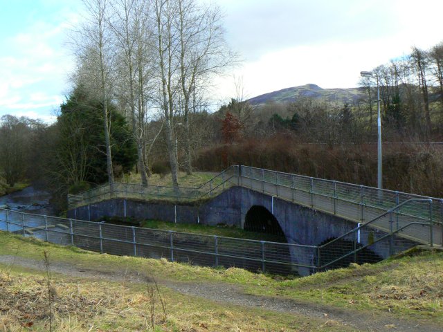 File:Crossing the water - geograph.org.uk - 1189855.jpg