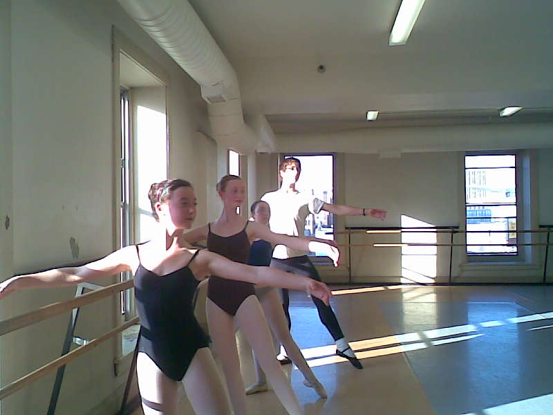 File:DAnce Class @ Hennepin Center For the Arts.jpg