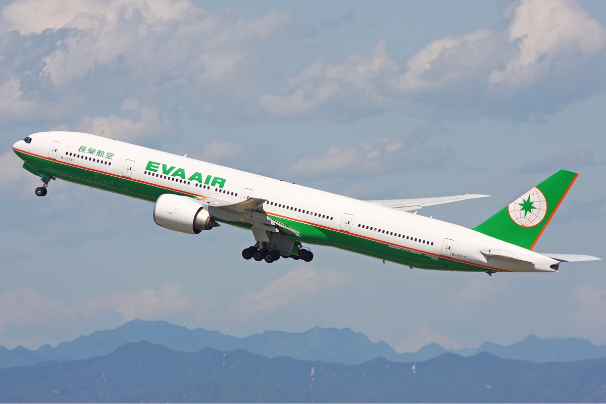 File:EVA Air Boeing 777-300ER Zhu-1.jpg - Wikimedia Commons