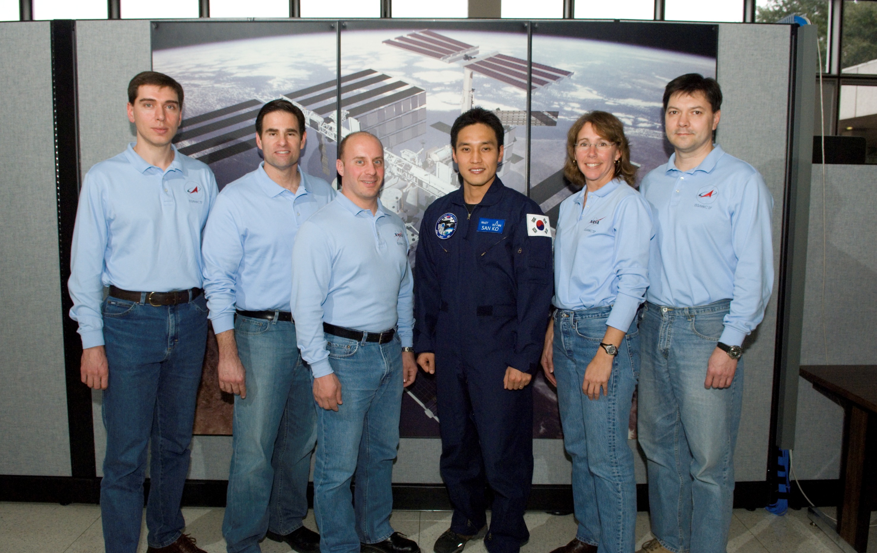 File:SpaceX Crew-3 (official portrait).jpg - Wikipedia