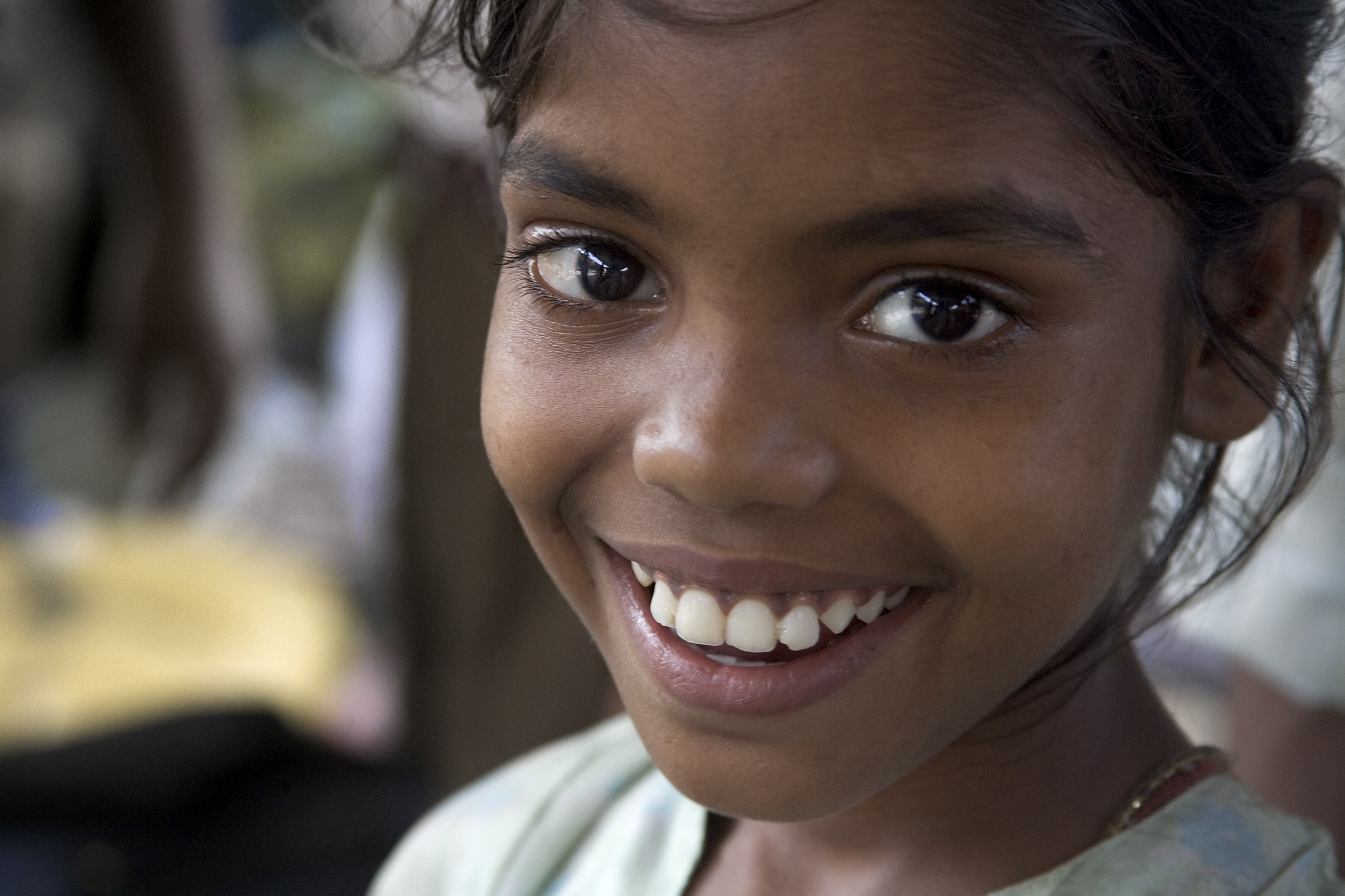 File India Delhi Smiling Girls 4698 Wikimedia Commons
