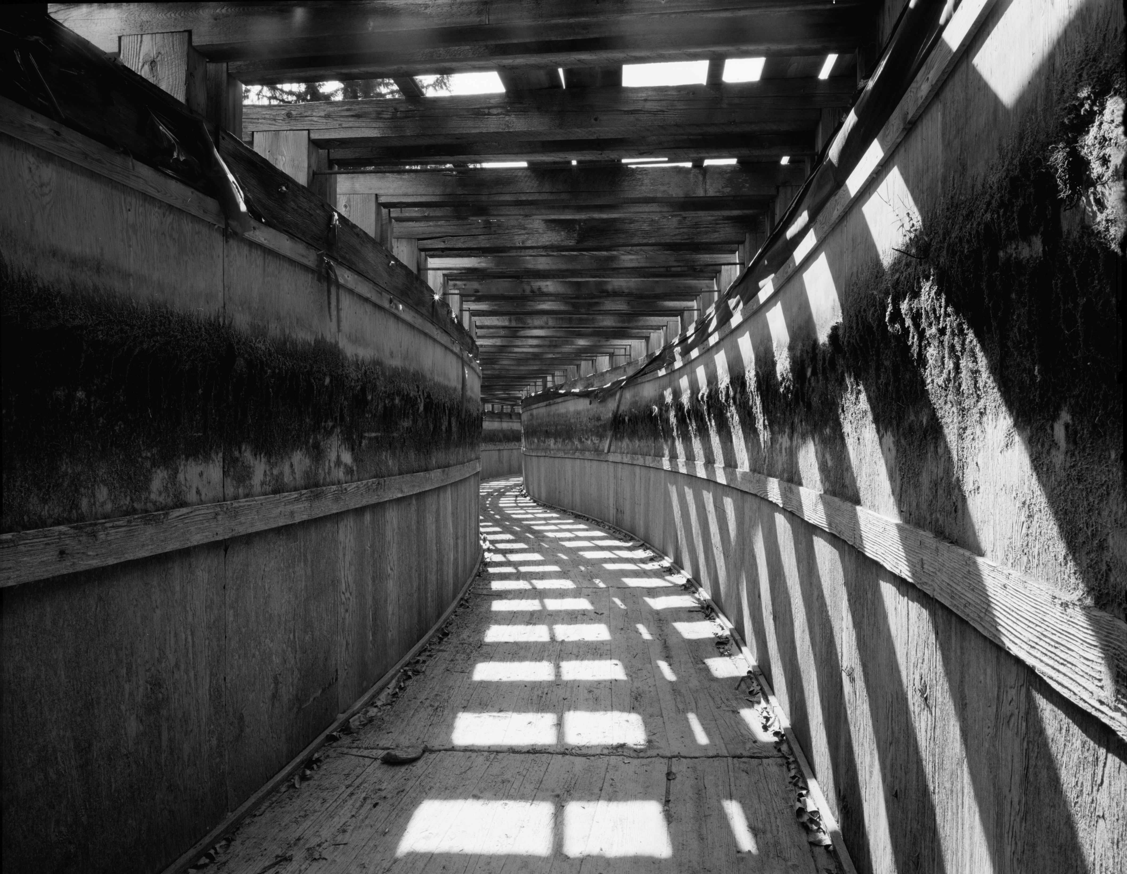 Datei Interior View Of Flume With Plywood Walls Looking