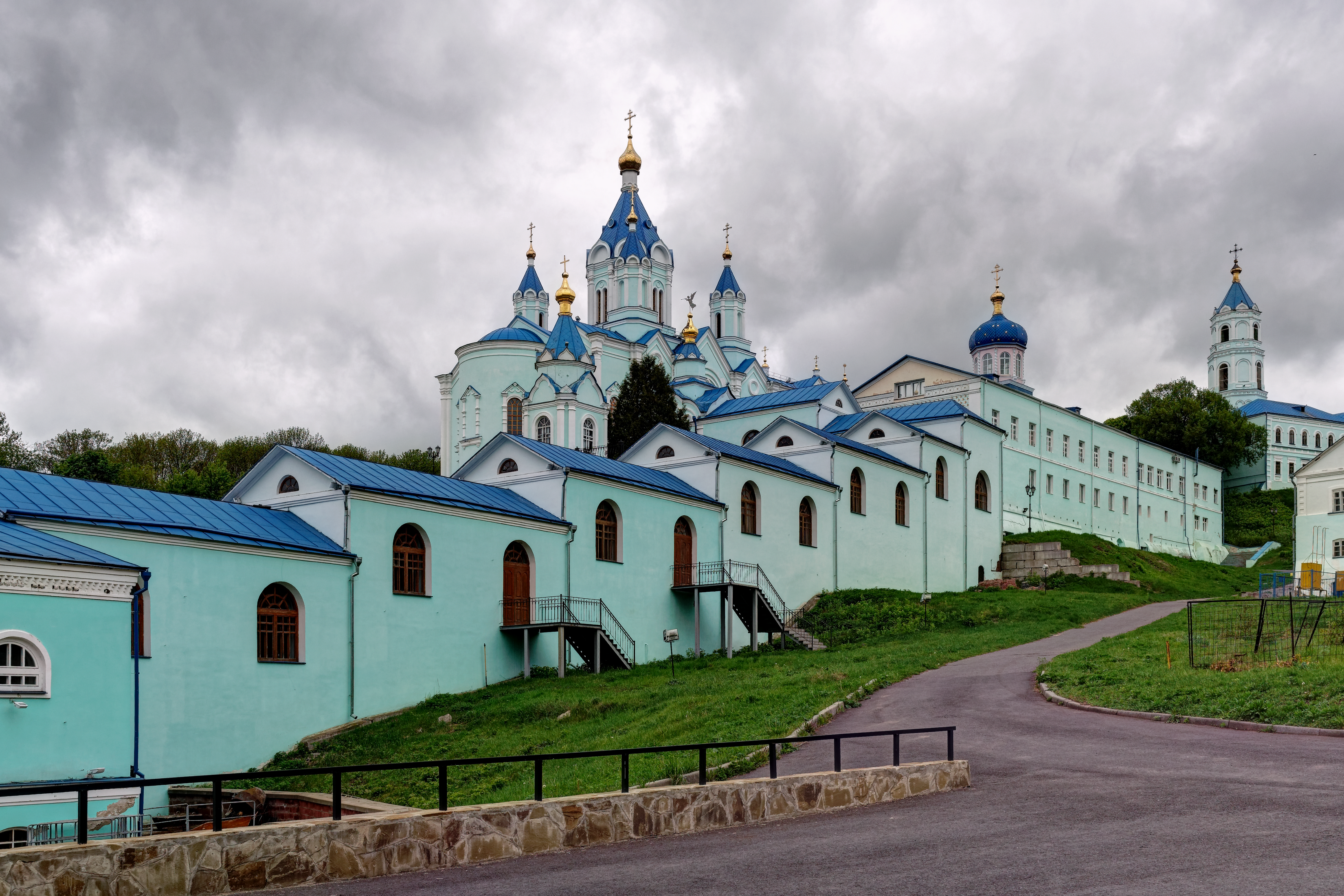 Коренная пустынь. Курская Коренная Рождество-Богородичная пустынь. Коренная пустынь Курск. Коренная пустынь монастырь. Монастырь в Курской области Коренная пустынь.