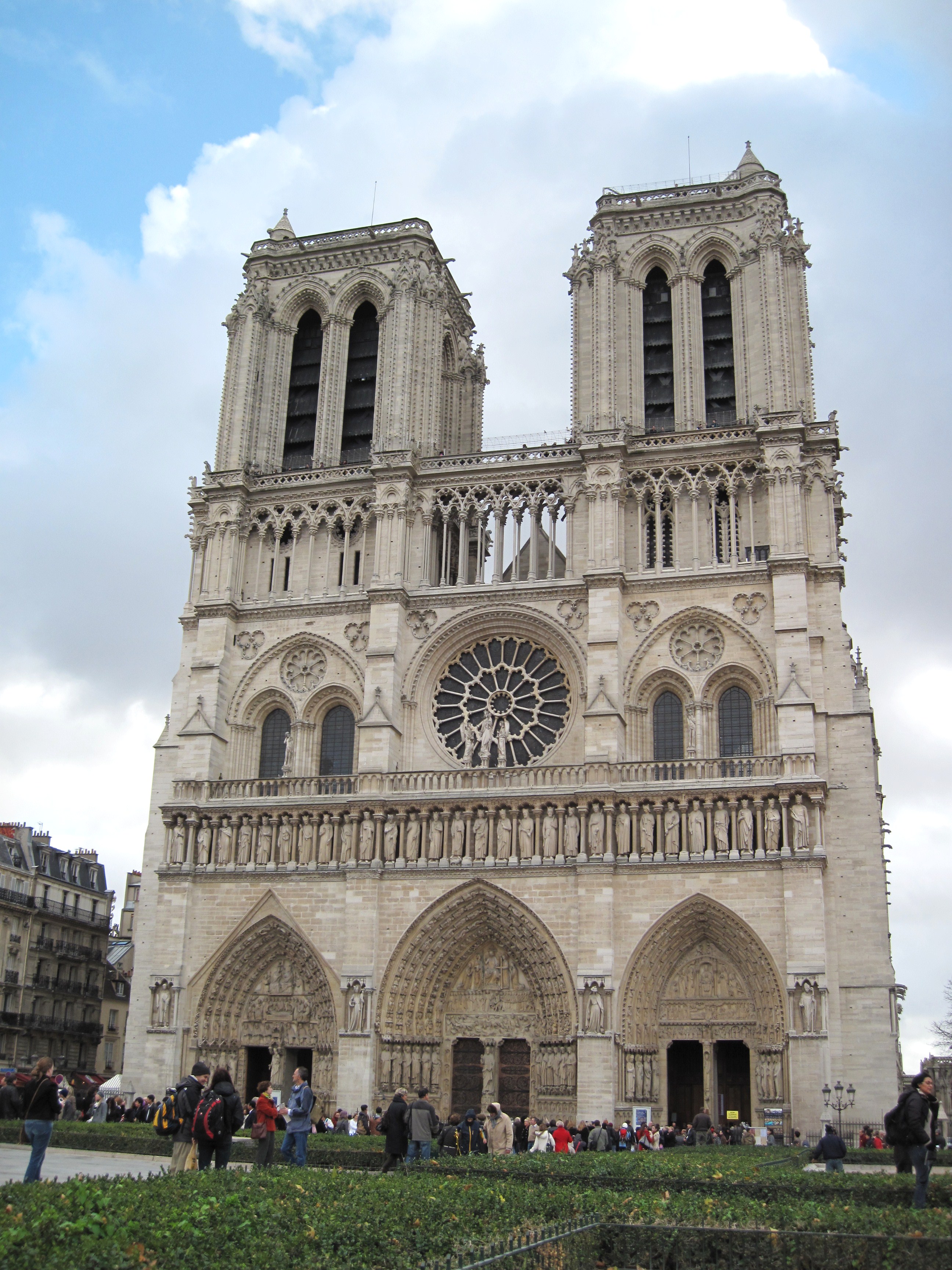 File:La cathédrale Notre-Dame de Paris (1).JPG - Wikimedia Commons