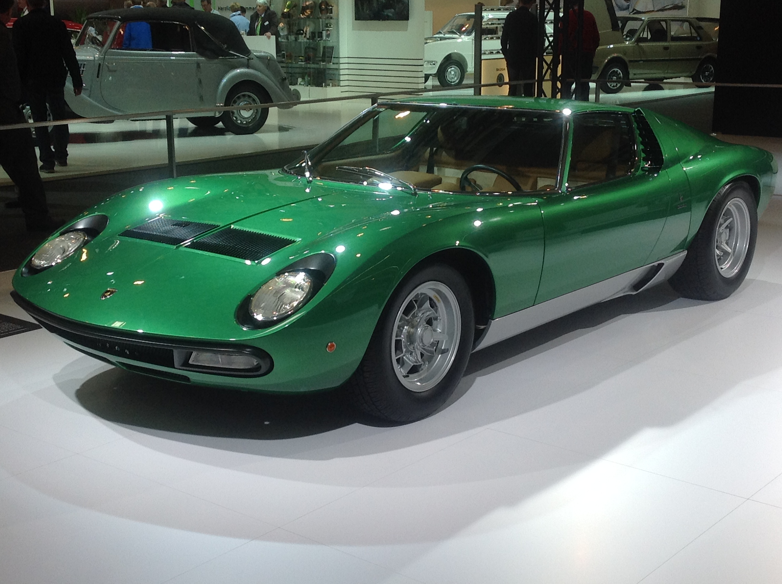 File:Lamborghini Miura P400 SV (26479743006).jpg - Wikimedia Commons