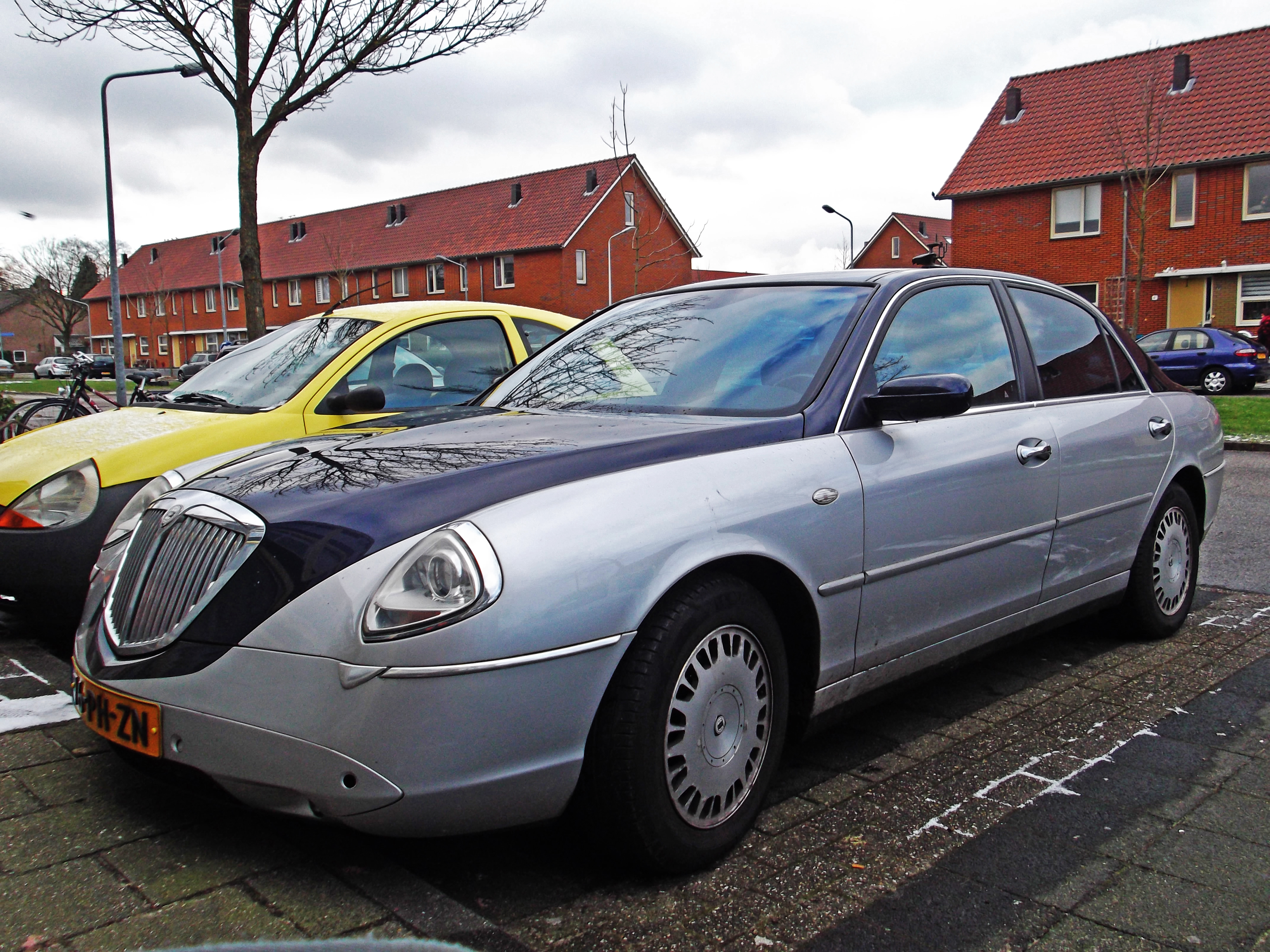 Lancia Thesis — Википедия