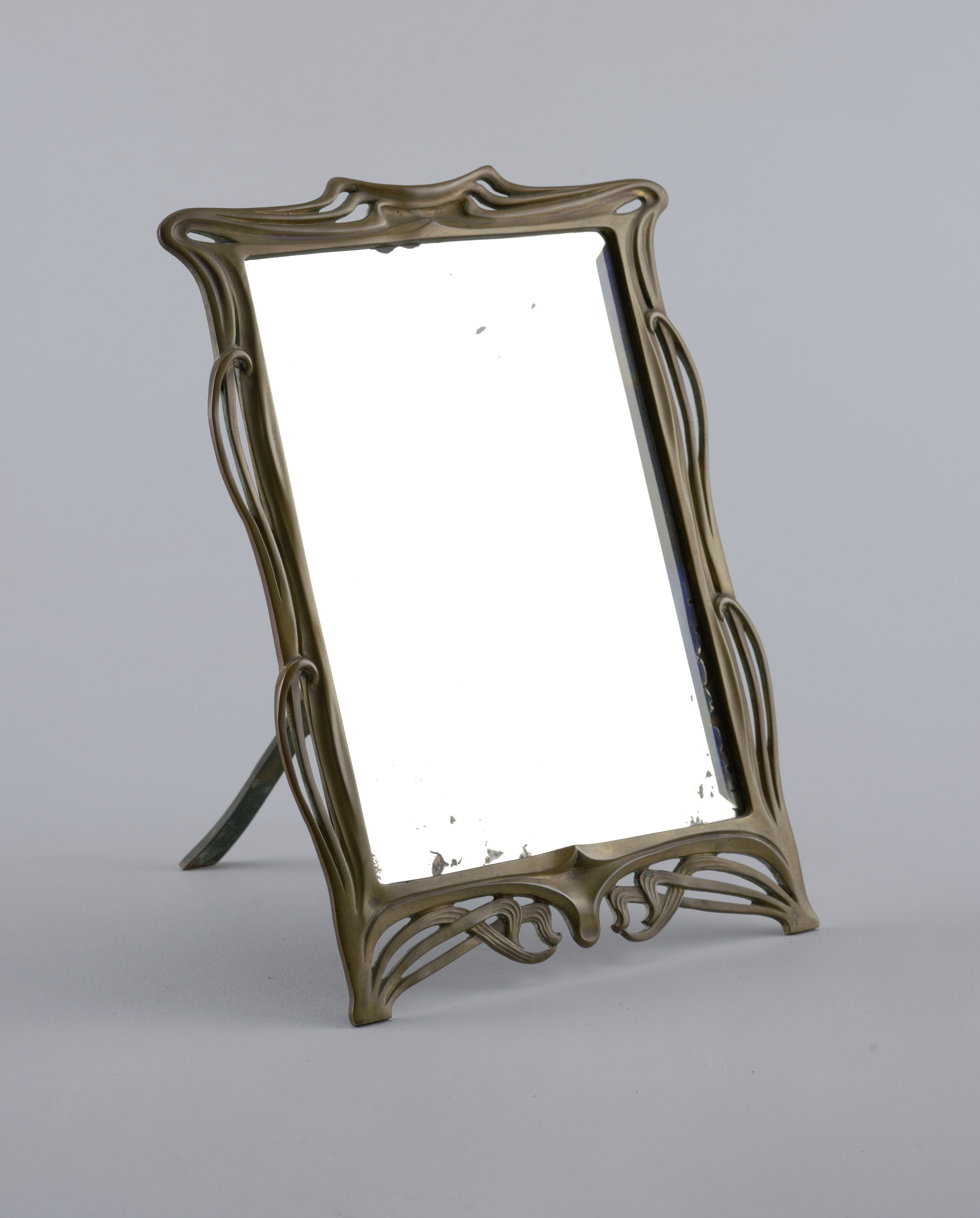 Как будет по английски зеркало. Зеркало 1910. Mirror Rectangle. Зеркало по английски.