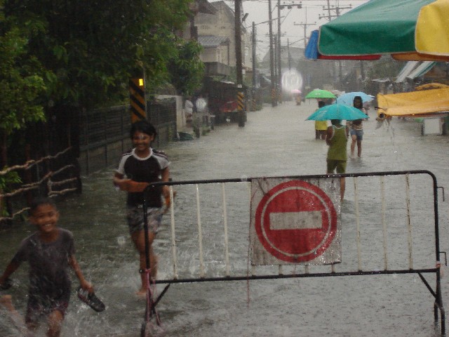 File:Nakhonstflood1.jpg