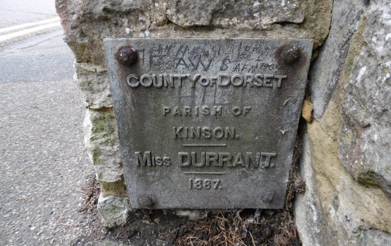 File:Old Boundary Marker by Surrey Road, Poole parish (geograph 6072950).jpg