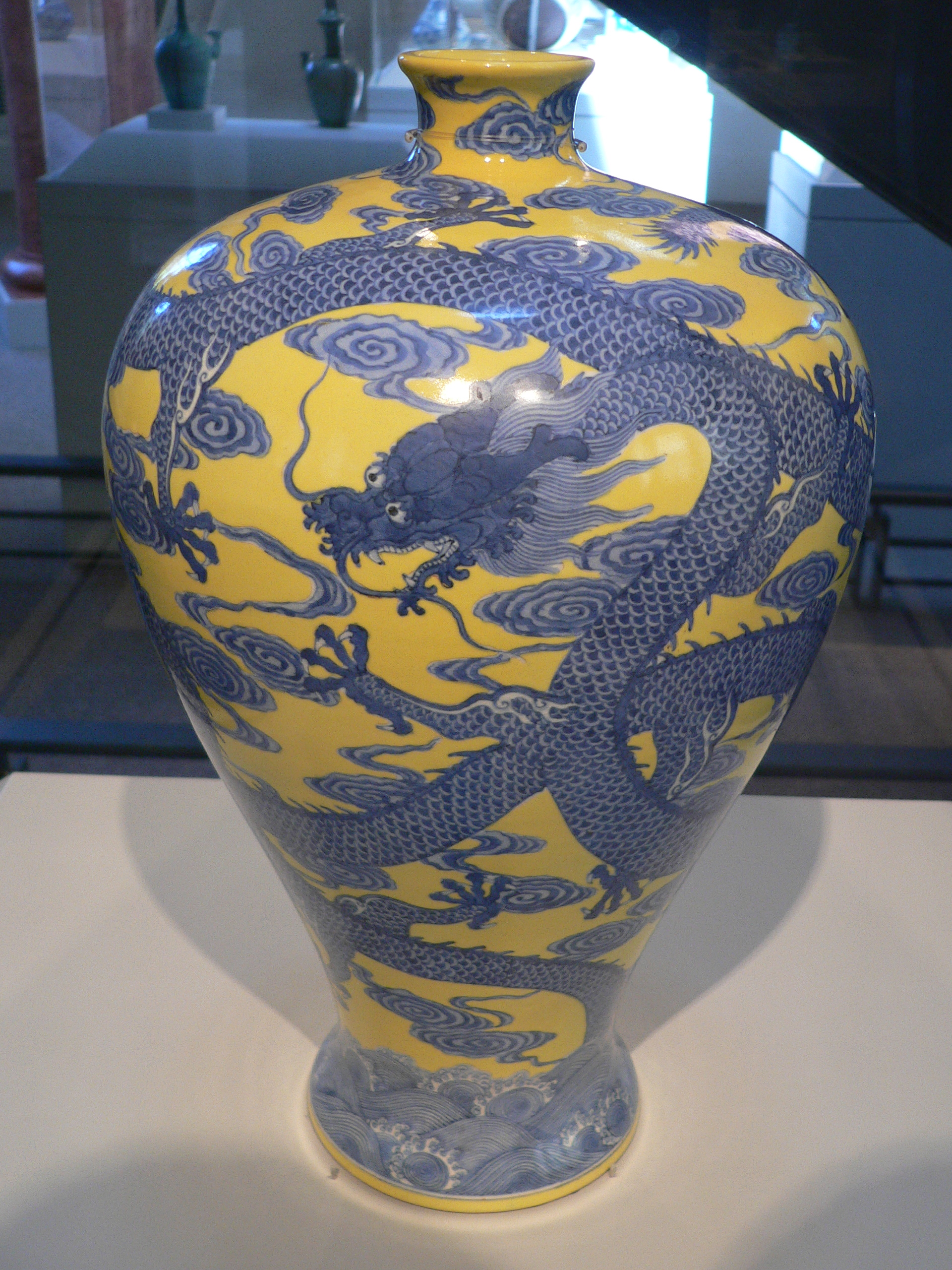 Limbah pecahan keramik yang tersedia di lingkungan dapat dimanfaatkan dengan teknik