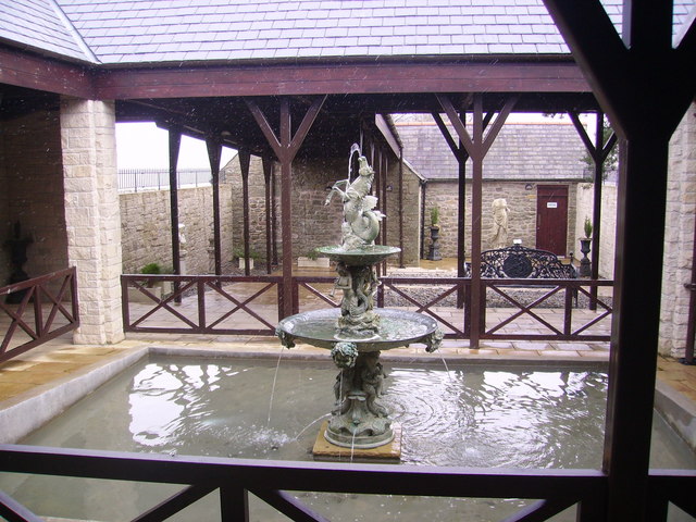 File:Roman Courtyard - geograph.org.uk - 755208.jpg