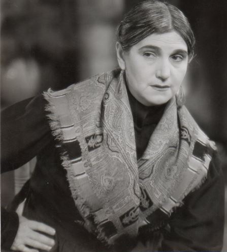 García in ''[[No basta ser madre]]'' (1937)