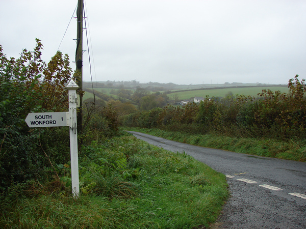File:Signpost northeast of South Wonford. - geograph.org.uk - 599708.jpg