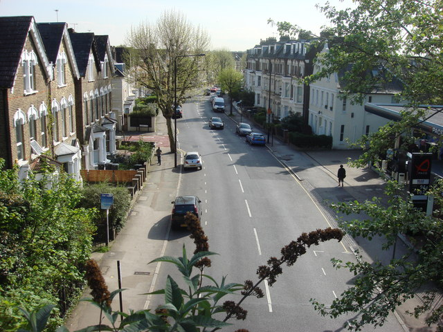 File:Stapleton Hall Road from Parkland Walk - geograph.org.uk - 1593132.jpg