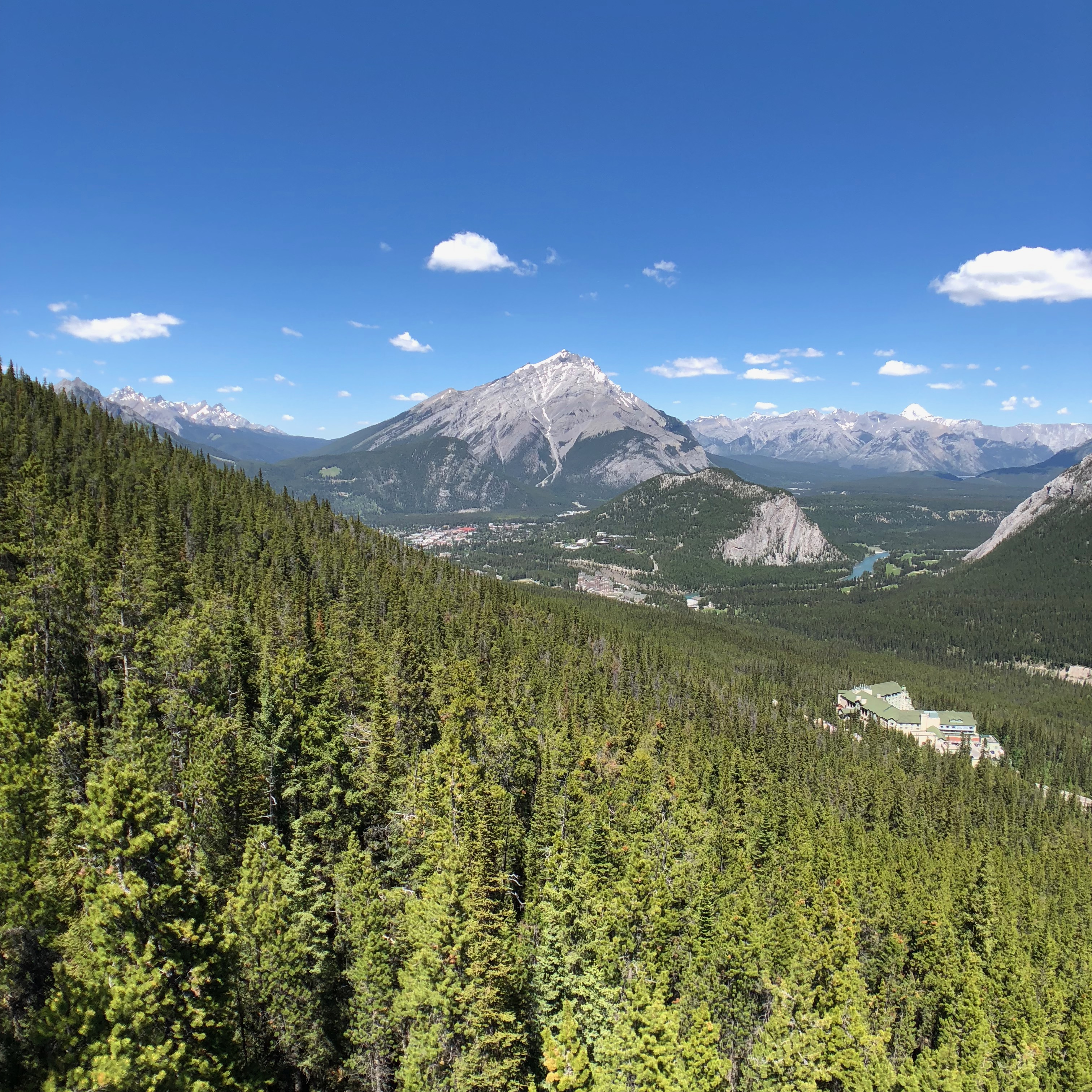 Станция космических лучей Салфер-Маунтин Банф. • Sulphur Mountain.