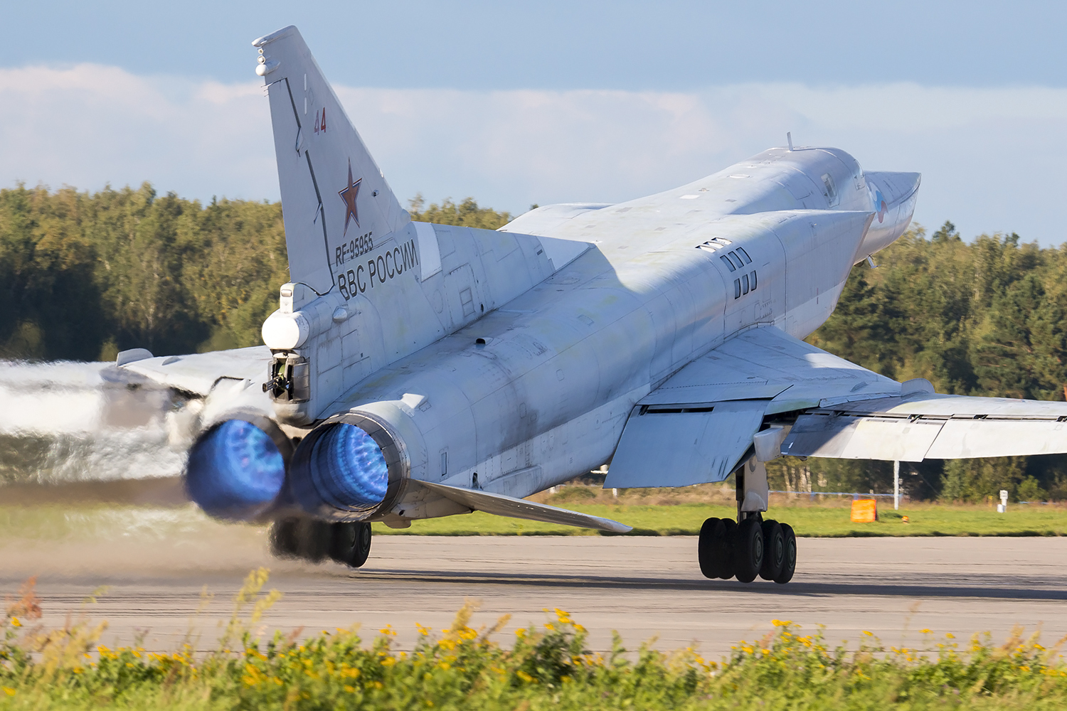 File:Tupolev Tu-22M3 RF-95955 (29560203732).jpg ...