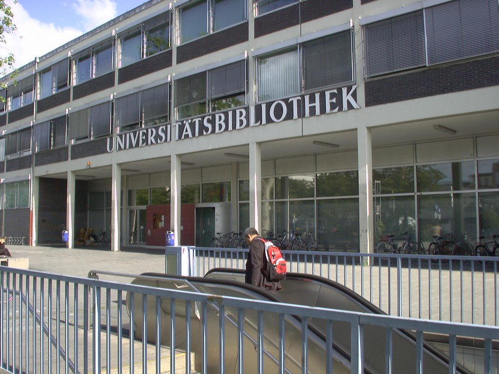 Central Library Building in 2007