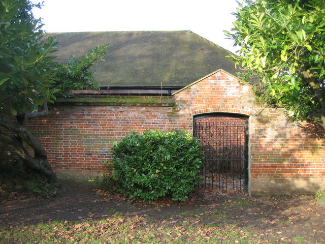 File:Wall and Gate - geograph.org.uk - 649849.jpg