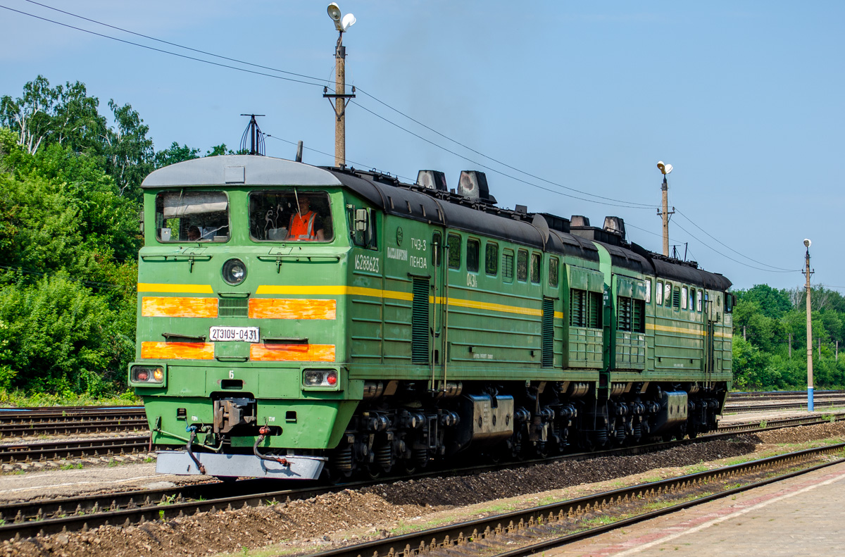 File:2ТЭ10У-0431, Россия, Тамбовская область, станция Моршанск (Trainpix  137966).jpg - Wikimedia Commons