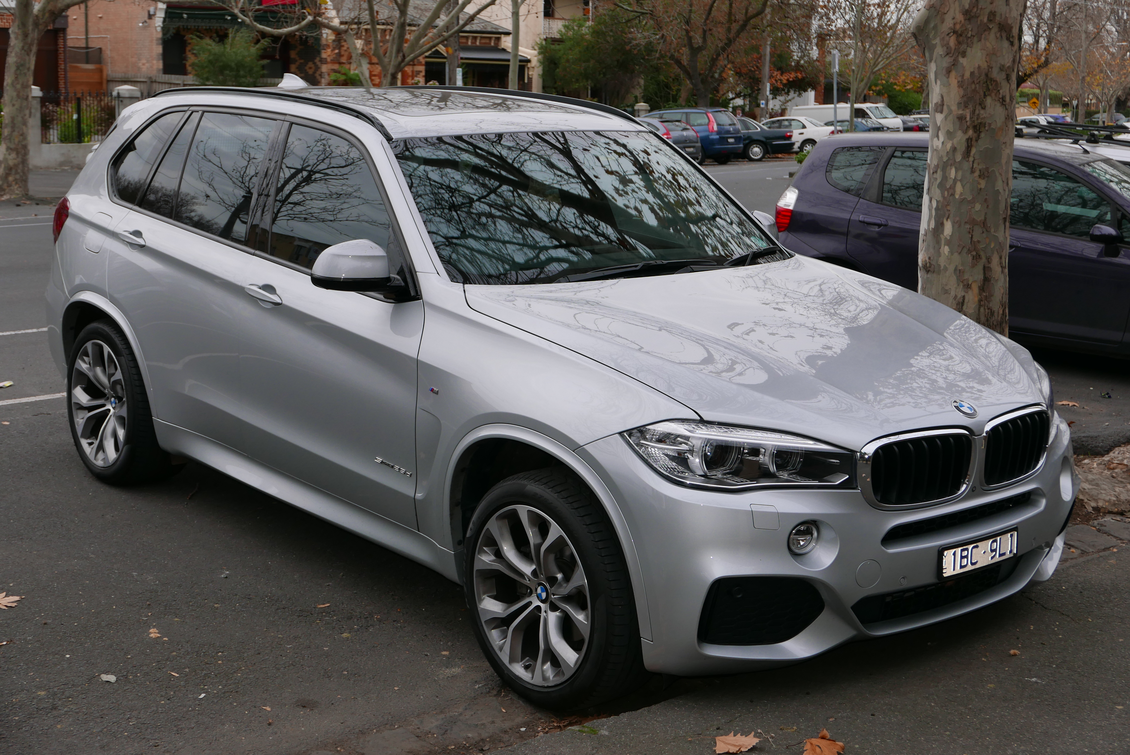 File:2014 BMW X5 (F15) sDrive25d wagon (2015-06-15) 01.jpg