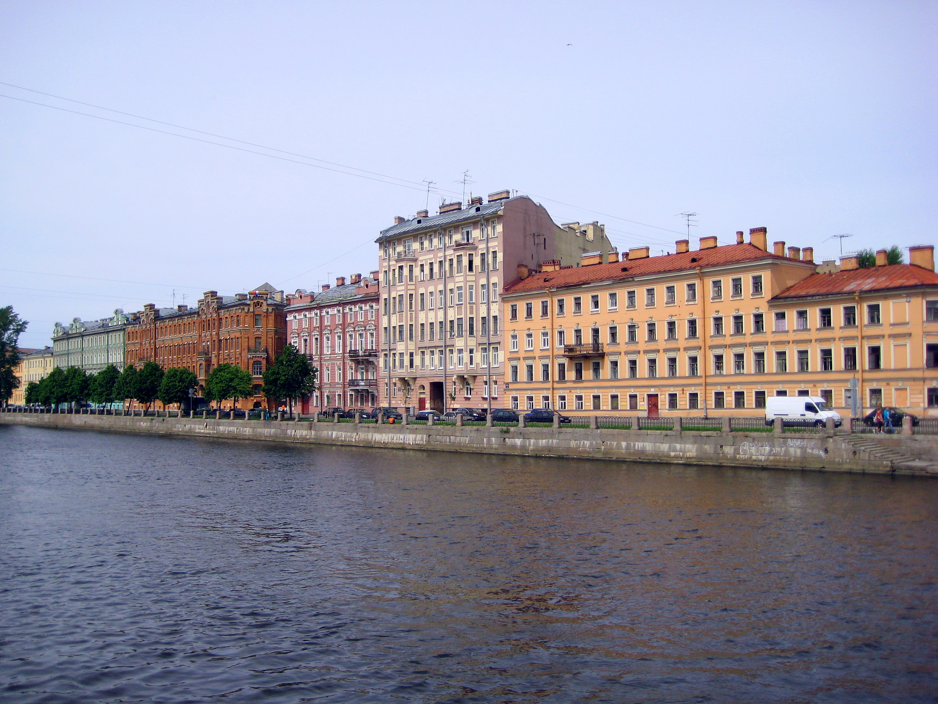 File:888. Санкт-Петербург. Доходные дома на набережной реки Фонтанки.jpg -  Wikimedia Commons