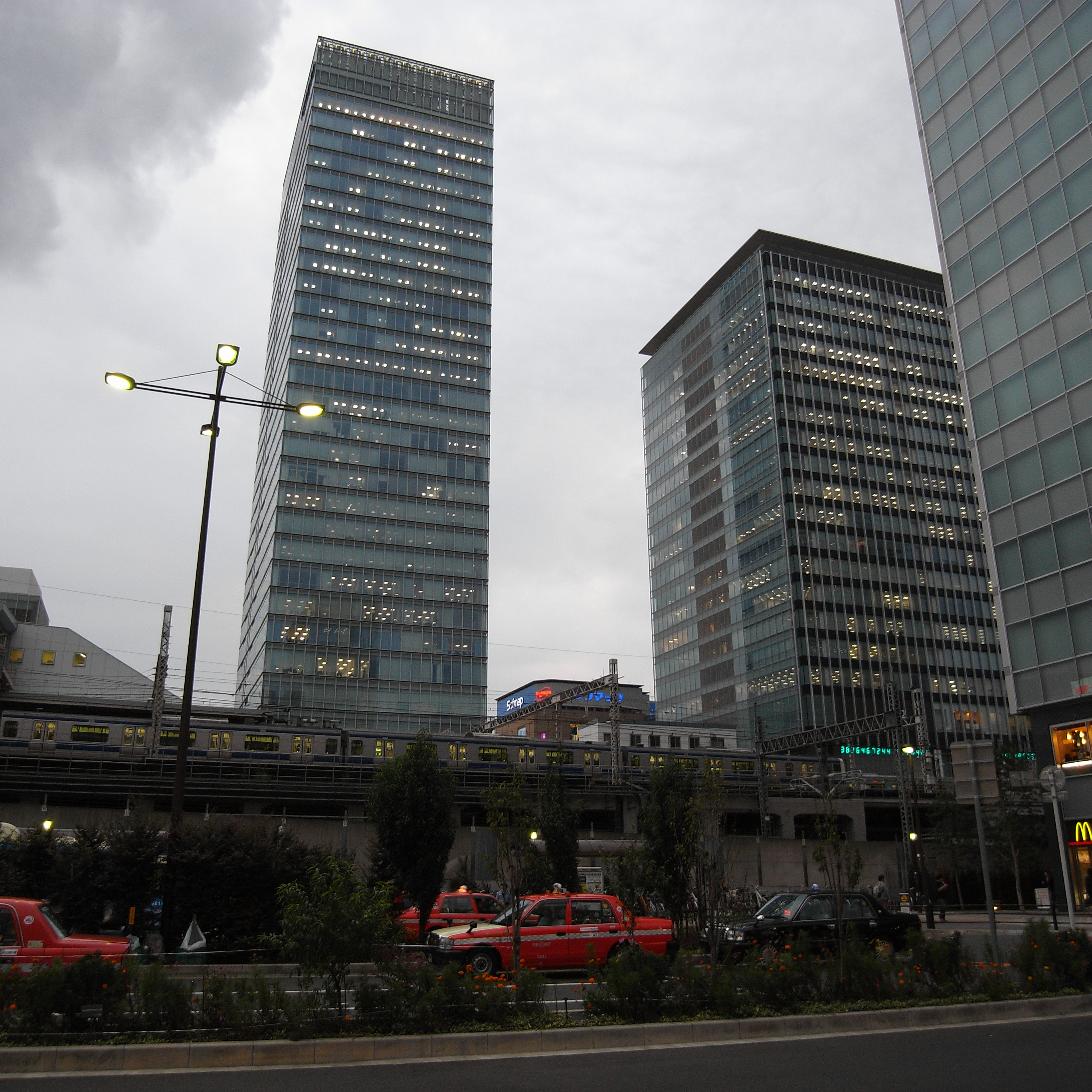 Center square. Akihabara Station. UDX building. Center Square Wcwh.