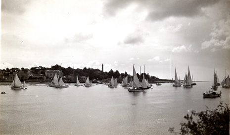 File:Arrivée course croisière à Bénodet en aout 1936.jpg