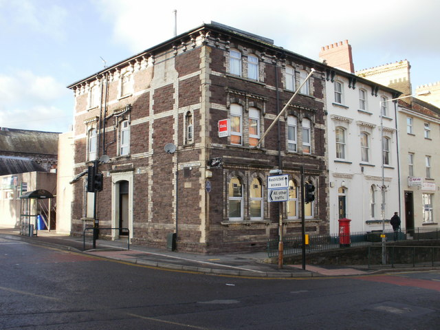 Small picture of Baneswell Social Club courtesy of Wikimedia Commons contributors