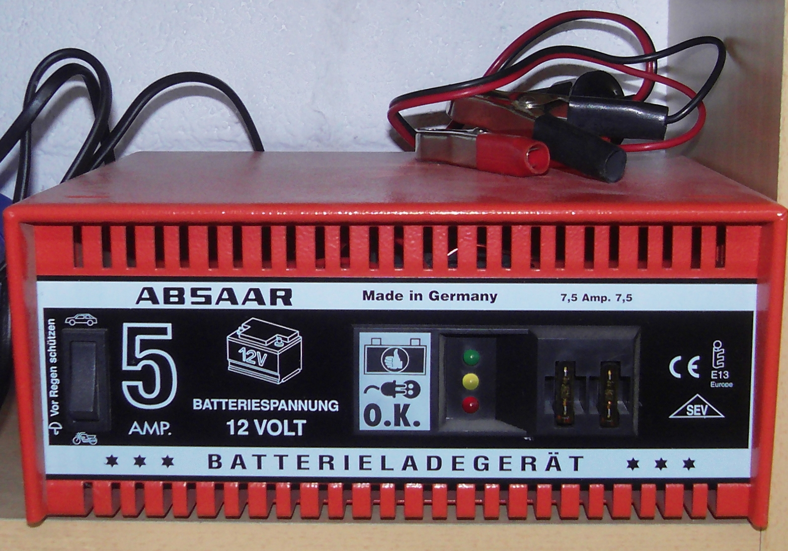 Включи зарядную. Зарядное устройство Absaar 12v. Зарядное устройство Absaar 6 ампер. Зарядное устройство Absaar 5a 12v. Absaar d-66802.